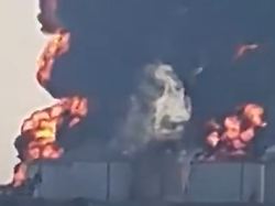 Feuerball über Treibstofftanks: Iran zielt auf Ölanlagen am Golf